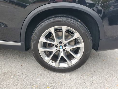 Used 2022 BMW X5 xDrive40i w/ Premium Package image 16