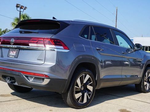 Used 2024 Volkswagen Atlas Cross Sport SE image 4