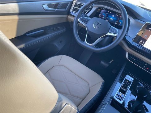 New 2026 Volkswagen Atlas Cross Sport SE image 10