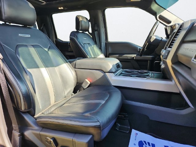 Certified 2019 Ford F250 Platinum w/ Platinum Ultimate Package AWD/4WD image 29