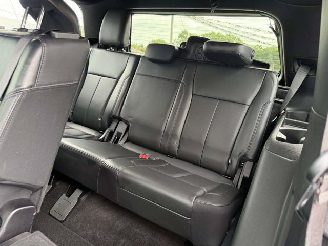 Used 2020 Ford Expedition XLT w/ Equipment Group 202A AWD/4WD image 16