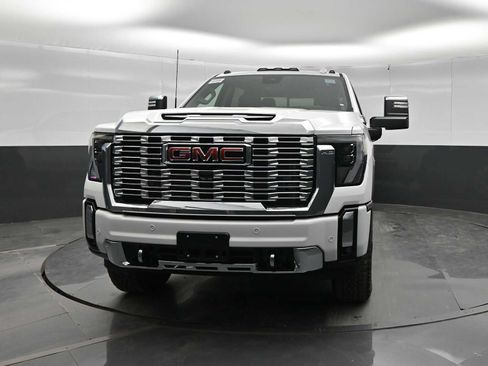 New 2026 GMC Sierra 2500 Denali w/ Denali Reserve Package AWD/4WD image 3