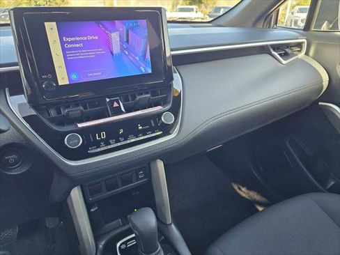 Used 2024 Toyota Corolla Cross AWD Hybrid image 27