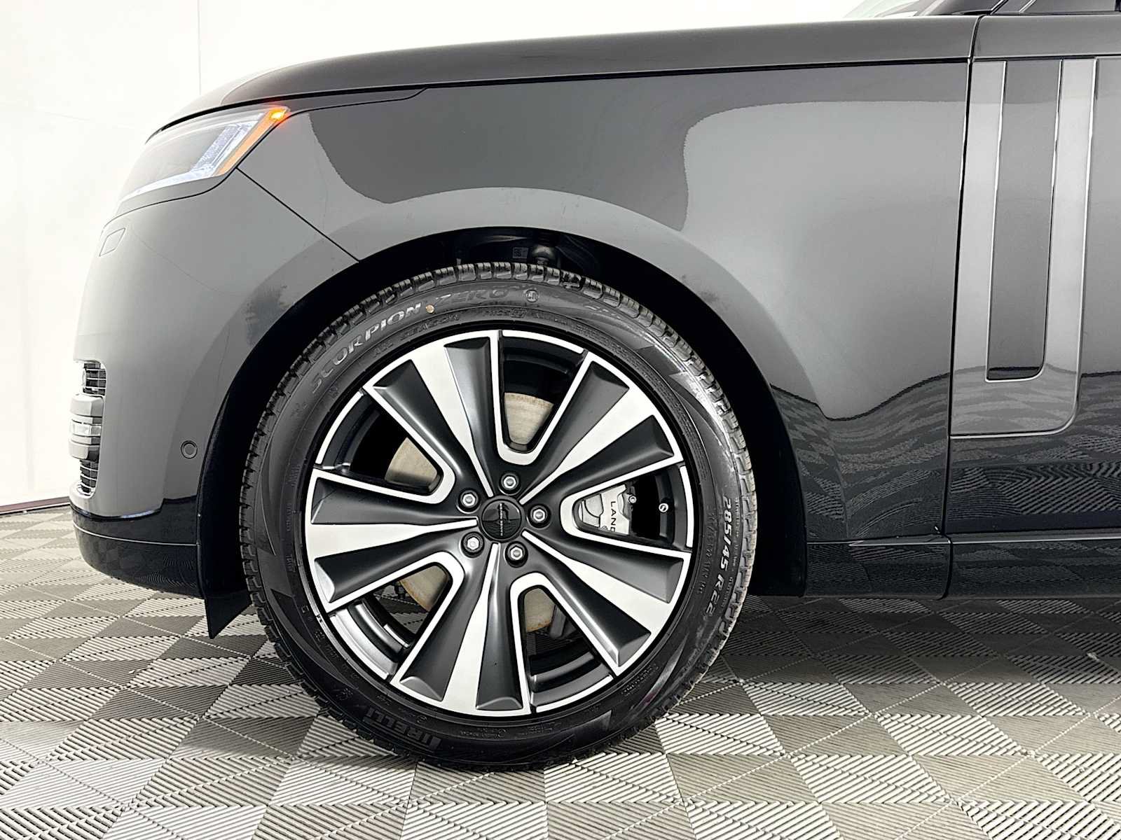 New 2026 Land Rover Range Rover Long Wheelbase SE AWD/4WD image 31