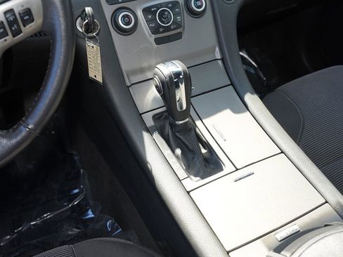 Used 2015 Ford Taurus SEL FWD image 23