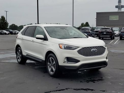 Certified 2024 Ford Edge SEL w/ Convenience Package AWD/4WD image 2