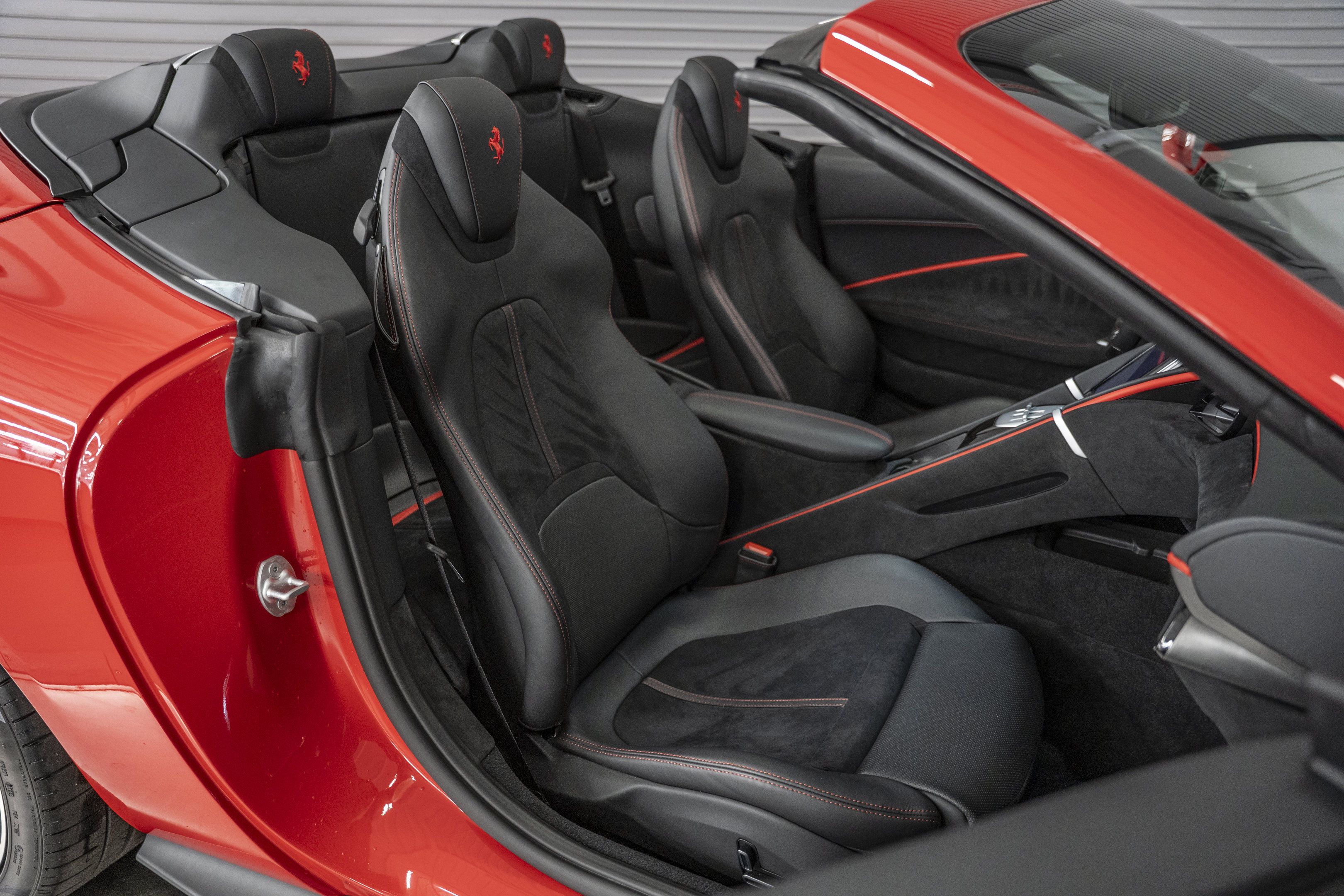 Used 2026 Ferrari Roma Spider RWD image 33