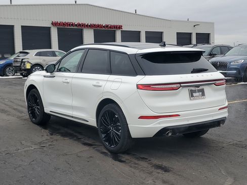 New 2026 Lincoln Corsair Premiere image 3