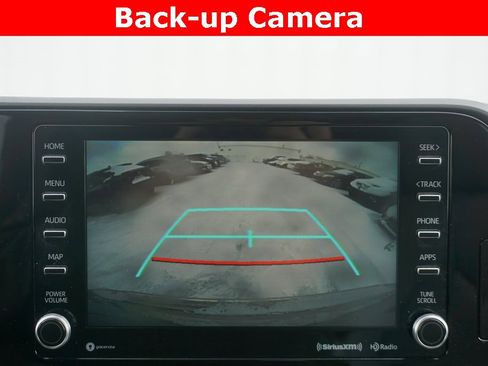 Used 2021 Toyota Highlander XLE image 9