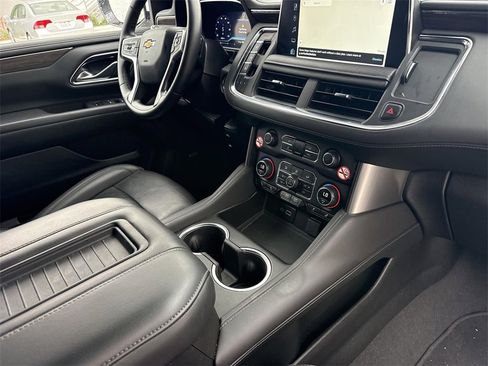 Used 2024 Chevrolet Suburban LT image 28