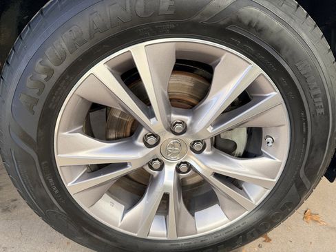 Used 2014 Toyota Highlander XLE image 47