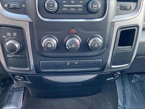 Used 2014 RAM 1500 Express image 31