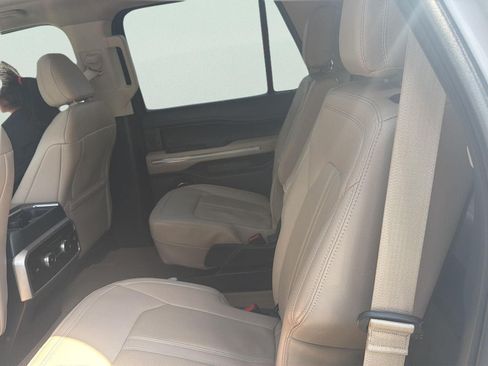 Used 2024 Ford Expedition Limited RWD image 6