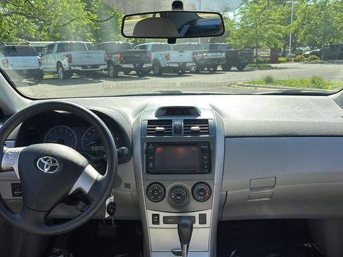 Used 2013 Toyota Corolla LE FWD image 20