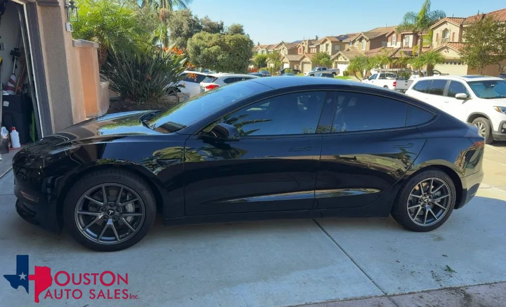 Used 2022 Tesla Model 3 Long Range AWD/4WD image 1