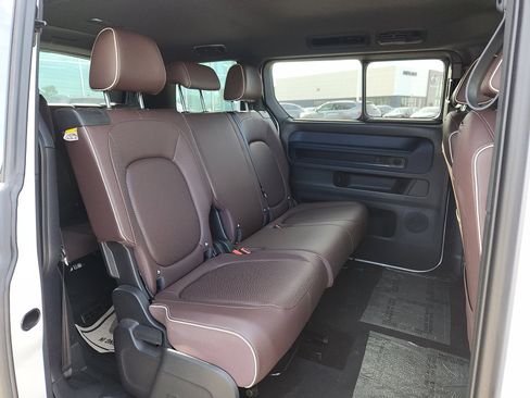 Used 2025 Volkswagen ID. Buzz Pro S image 14