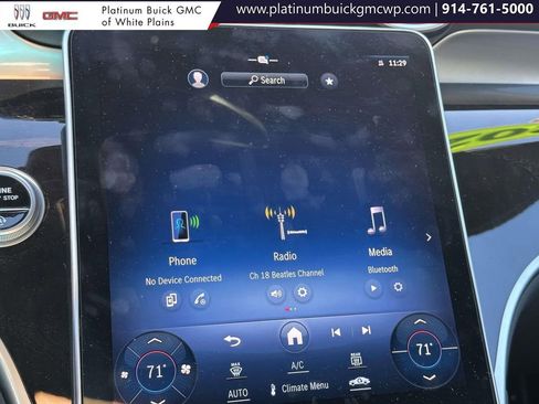 Used 2024 Mercedes-Benz GLC 300 4MATIC image 23