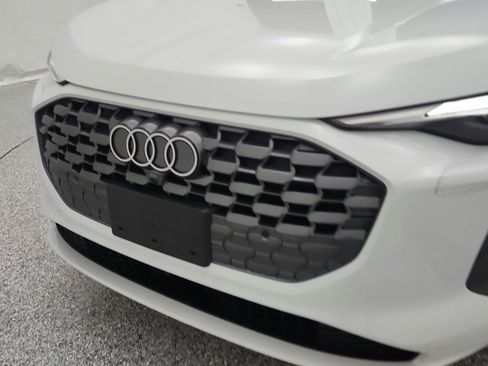 New 2025 Audi Q5 Premium image 13