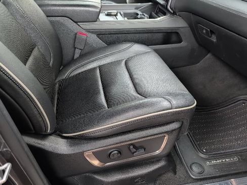 Used 2020 RAM 1500 Limited AWD/4WD image 9