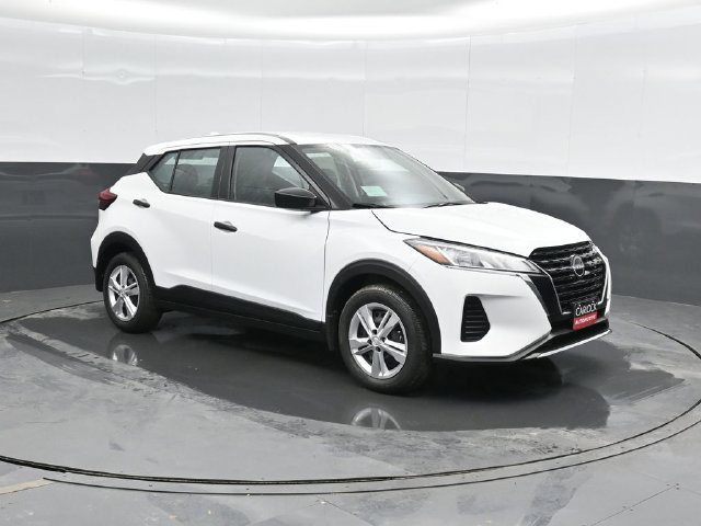 Used 2025 Nissan Kicks Play S FWD image 6