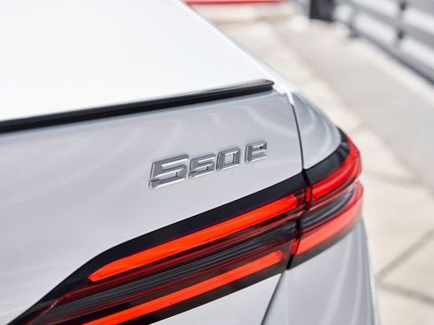 Used 2026 BMW 550e xDrive image 11