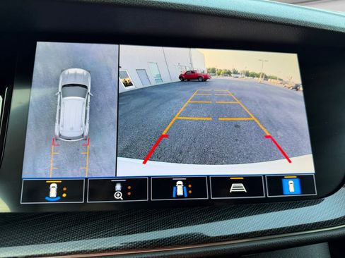 Used 2021 Buick Envision Essence w/ Technology Package I FWD image 19