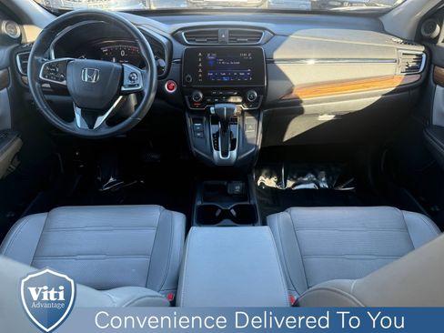 Used 2019 Honda CR-V Touring image 2