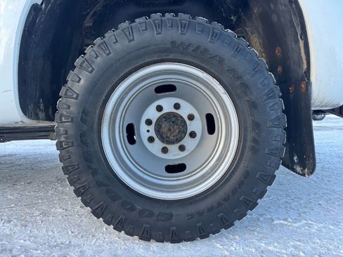 Used 2011 Ford F350 XL w/ Camper Pkg image 13