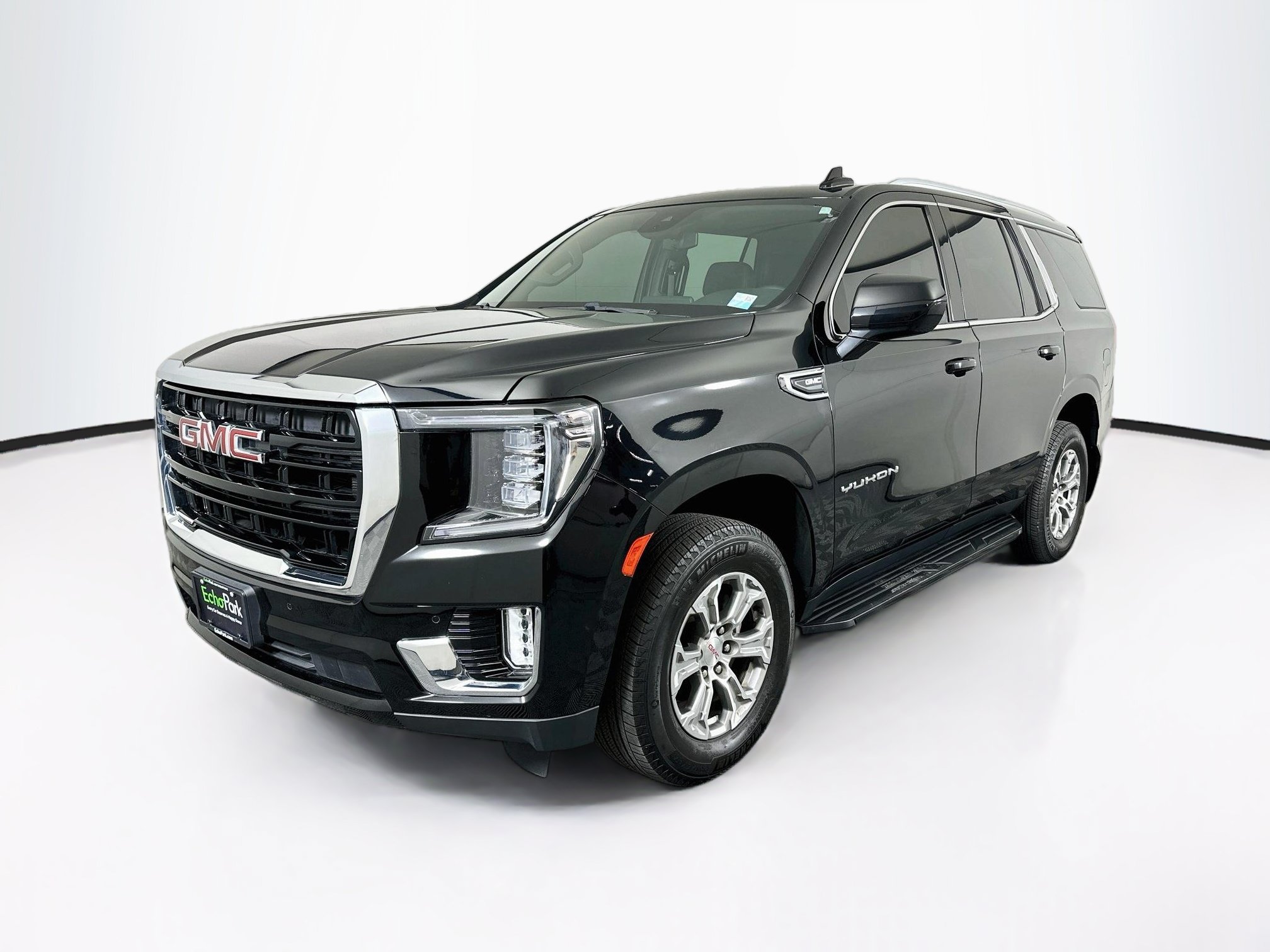 Used 2023 GMC Yukon SLE w/ Gmc Pro Safety Plus Package RWD image 3