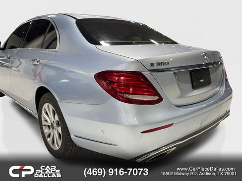 Used 2017 Mercedes-Benz E 300 4MATIC w/ Premium 1 Package image 9