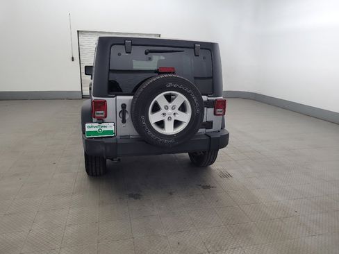 Used 2018 Jeep Wrangler Unlimited Sport S AWD/4WD image 6