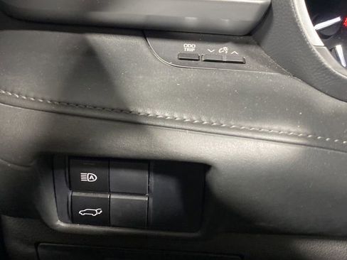 Used 2020 Toyota Highlander XLE AWD/4WD image 7
