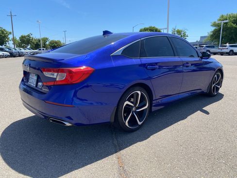 Used 2018 Honda Accord Sport image 4