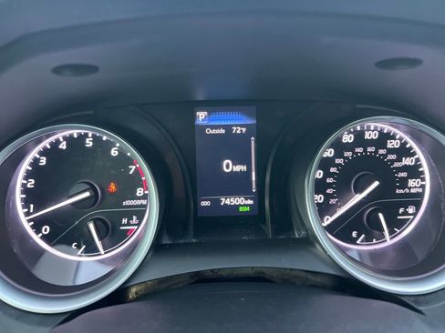 Used 2018 Toyota Camry LE image 18