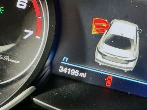 Used 2022 Alfa Romeo Giulia Sprint image 19