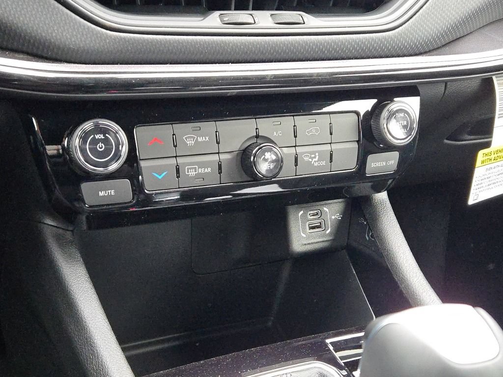 New 2026 Jeep Compass Latitude AWD/4WD image 27