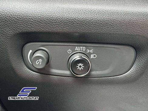 Used 2023 Chevrolet Traverse High Country image 21