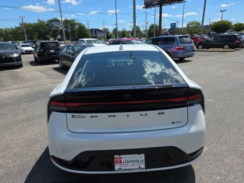 Certified 2024 Toyota Prius XLE image 5