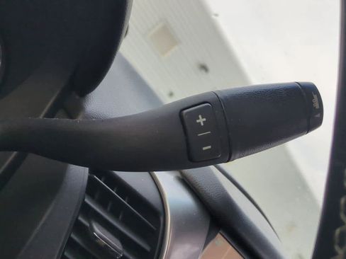 Used 2015 Chevrolet Suburban LTZ image 34