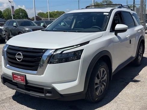 New 2025 Nissan Pathfinder SV w/ SV Premium Package image 7