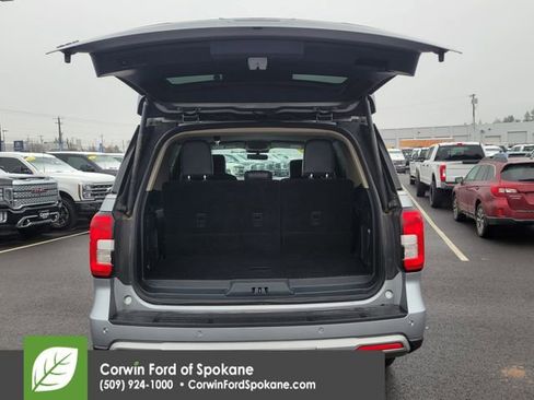 Used 2024 Ford Expedition XLT image 22