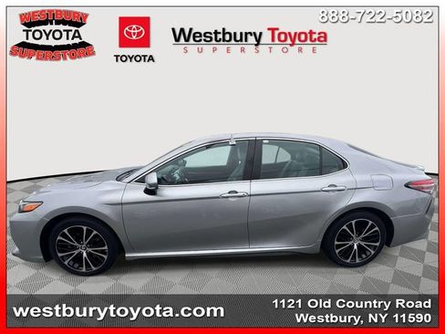 Used 2019 Toyota Camry SE FWD image 3