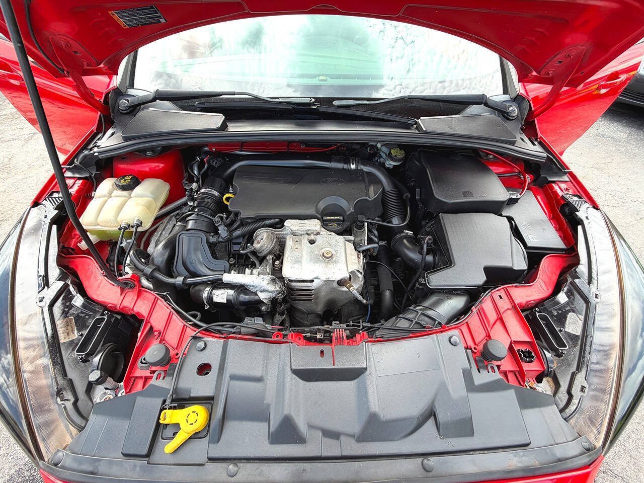 Used 2015 Ford Focus SE w/ SE Ecoboost Package FWD image 40