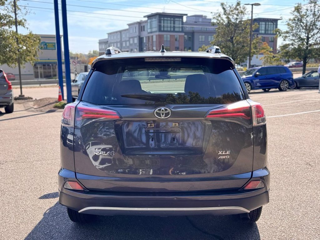 Used 2018 Toyota RAV4 XLE w/ Plus Extra Value Package AWD/4WD image 5