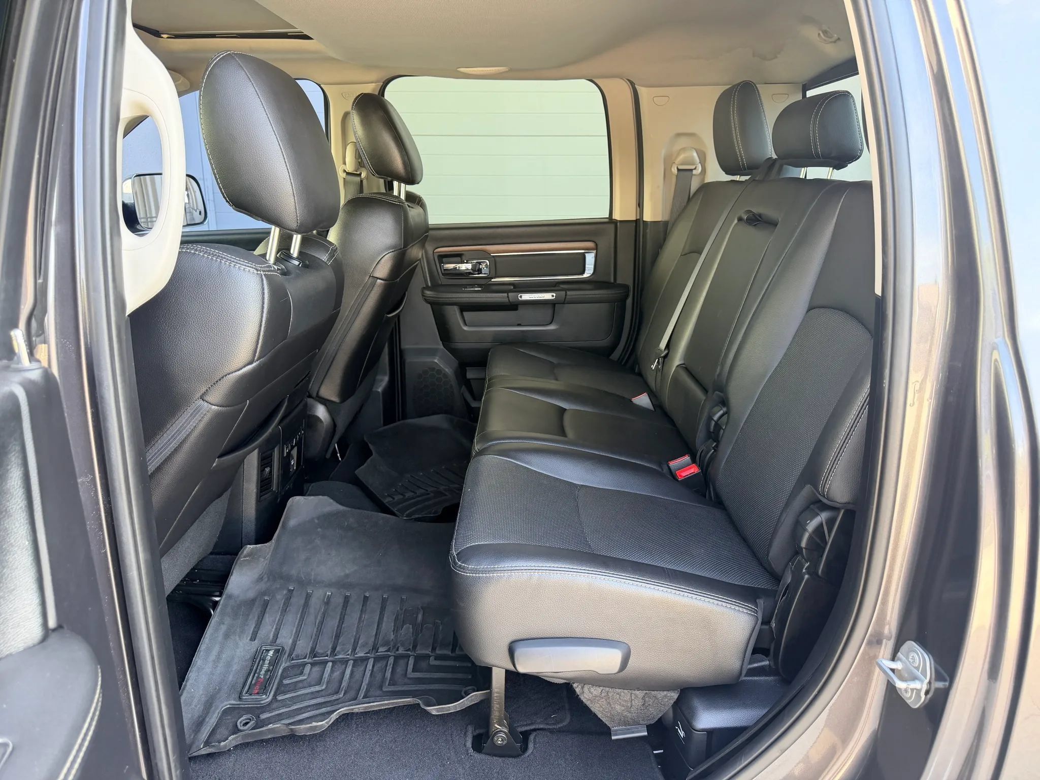Used 2016 RAM 2500 Laramie w/ Convenience Group AWD/4WD image 11