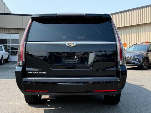 Used 2018 Cadillac Escalade ESV Premium Luxury AWD/4WD image 4