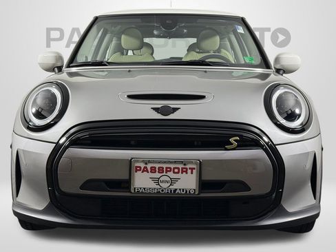 Certified 2024 MINI Cooper SE image 2