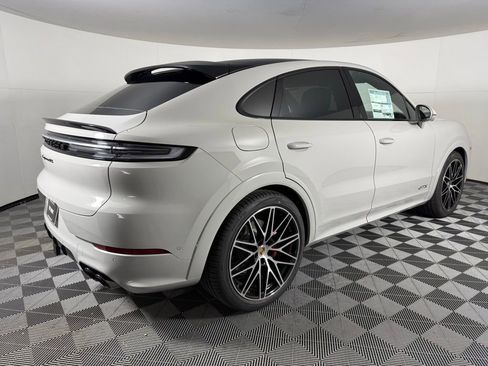 New 2026 Porsche Cayenne GTS image 7