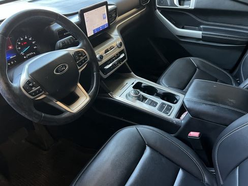 Used 2022 Ford Explorer XLT RWD image 14
