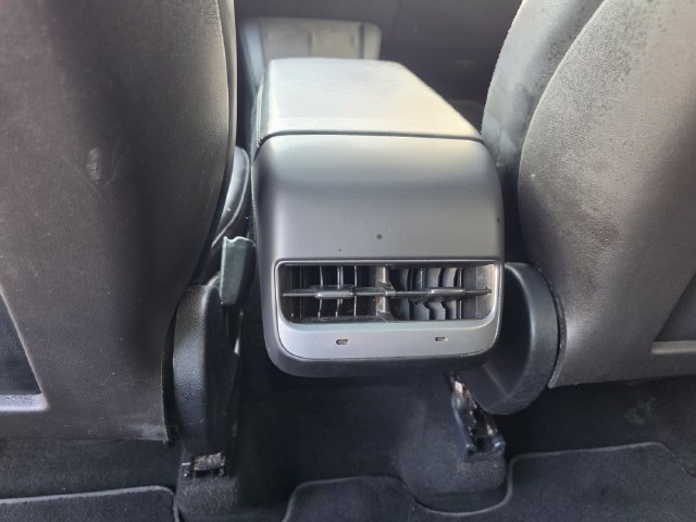 Used 2024 Tesla Model Y Long Range AWD/4WD image 32